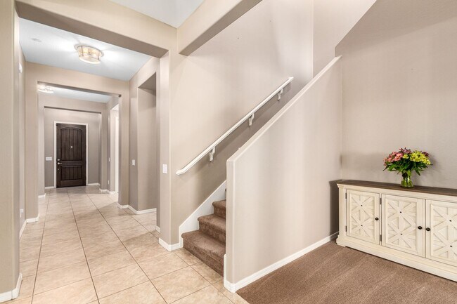 Foto del edificio - Rare opportunity to lease a house of this ...