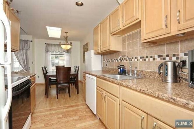 Building Photo - 272 Kipp St