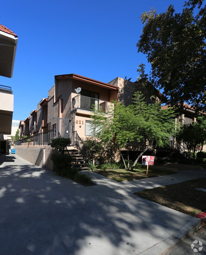 Foto del edificio - 621 N Kenwood St