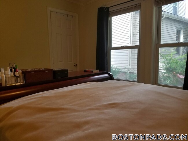 Building Photo - 2572 Massachusetts Ave