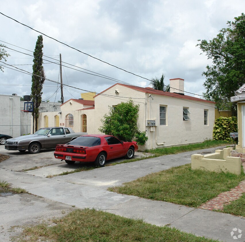 Foto del edificio - 619 NE 88th St