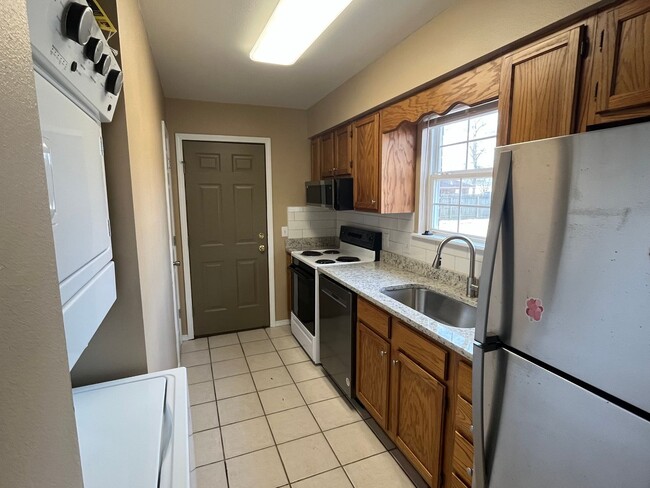 Foto del edificio - 1508 E 13th St