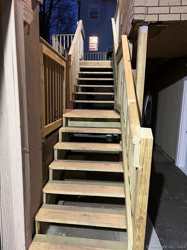 Building Photo - 157 Rubber Ave