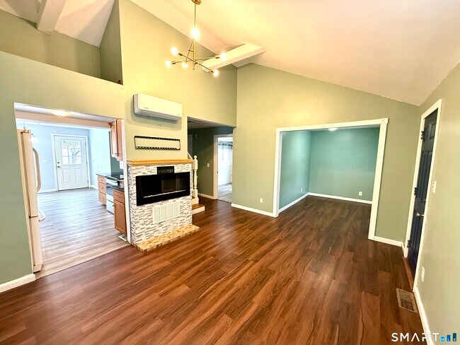 Building Photo - 42 Wells Ave