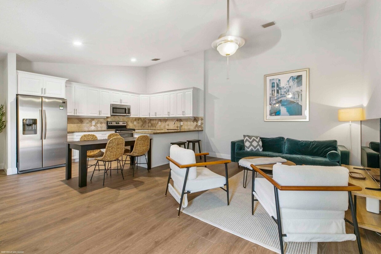 Foto principal - 1120 Hyacinth Pl