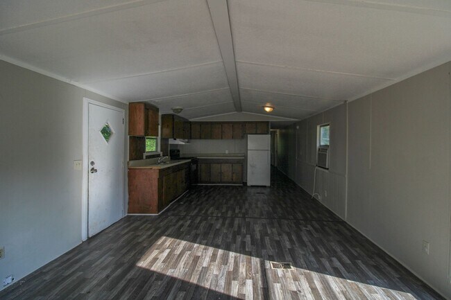 Foto del edificio - Enjoy the charm of country living!