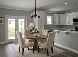 Building Photo - 526 SE 30th St