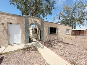 Building Photo - 5918 W Alice Ave