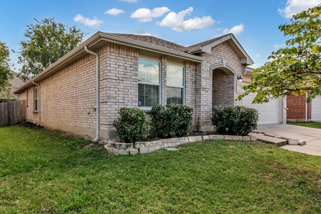 Building Photo - "Spacious 4-Bedroom Home – 2,085 Sq Ft For...