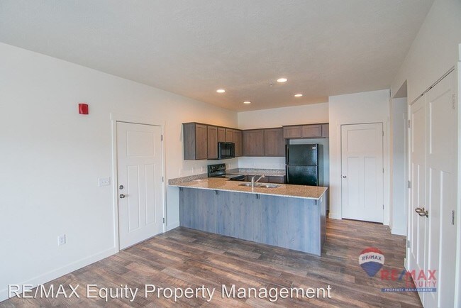 Building Photo - 1 br, 1 bath House - 815 E 550 S #102