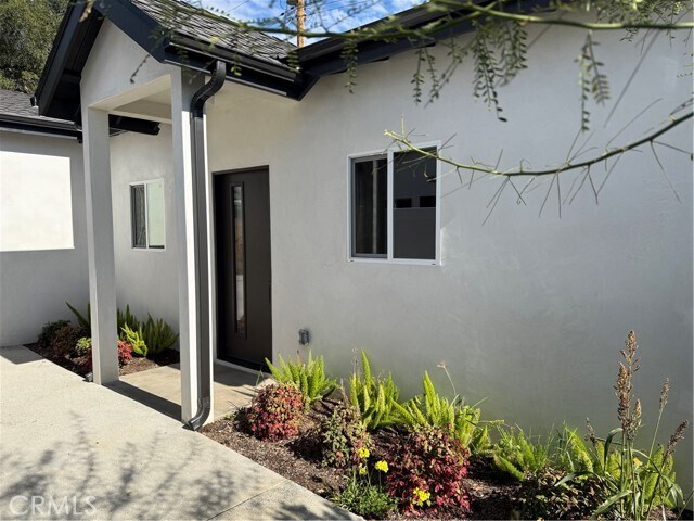 Foto del edificio - 1072 N Vinedo Ave