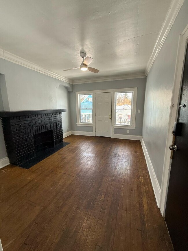 Building Photo - 3390 E 143rd St