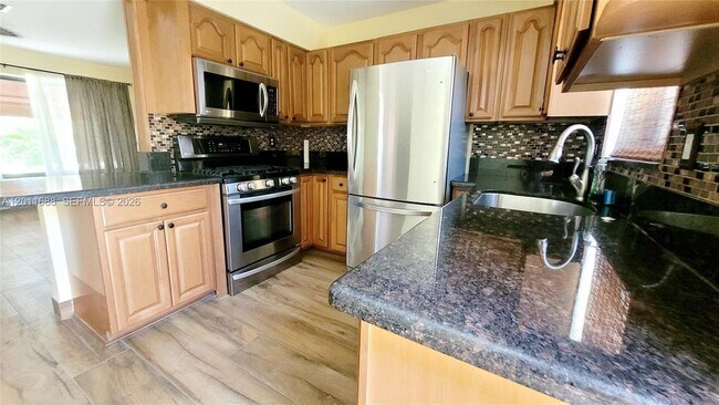 Foto del edificio - 1124 NE 7th St