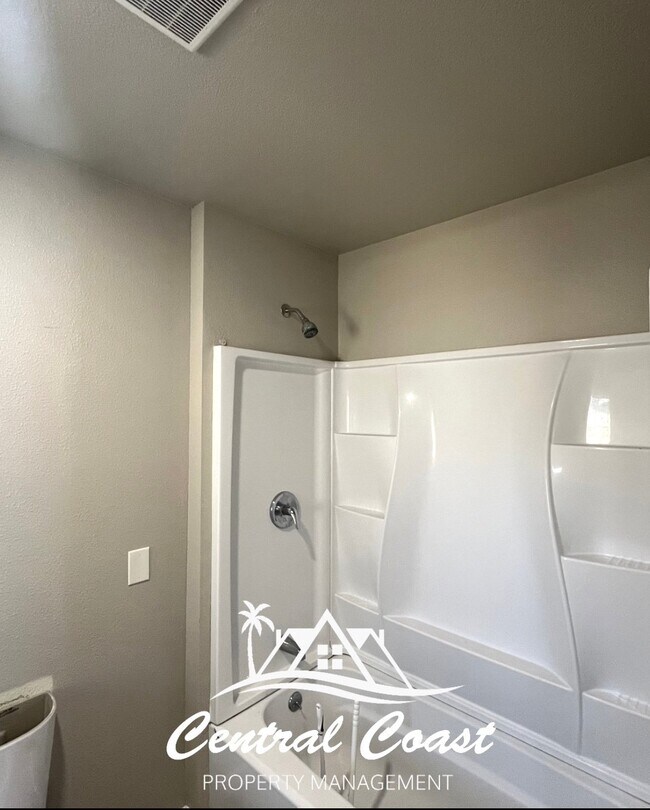 Building Photo - 622 S Hart Dr