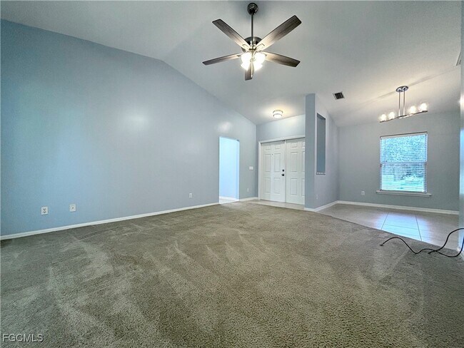 Building Photo - 824 Unger Ave