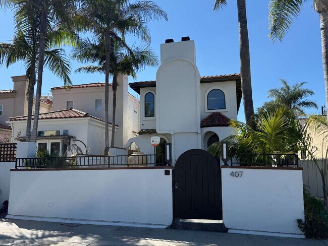 Building Photo - Experience Luxury at Windansea Beach: with...