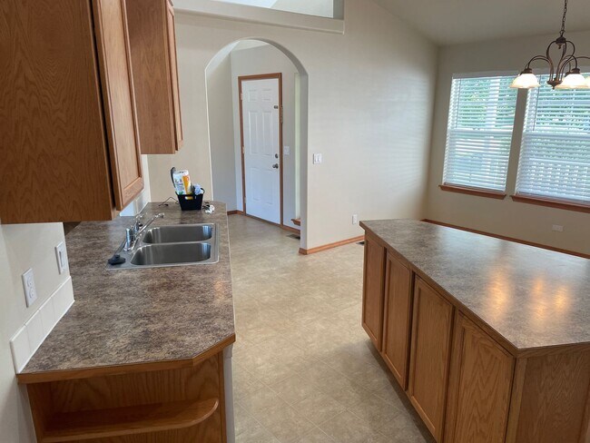 Foto del edificio - Beautiful 3 bed/2 bath rancher style home in Post Falls Idaho! Apply today!
