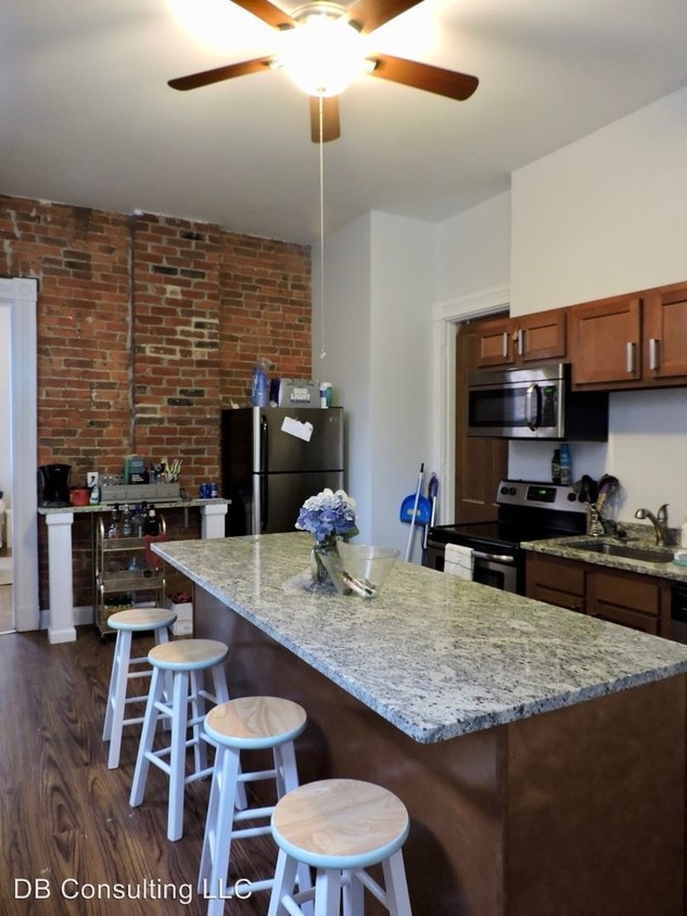 Primary Photo - 129 Calhoun St