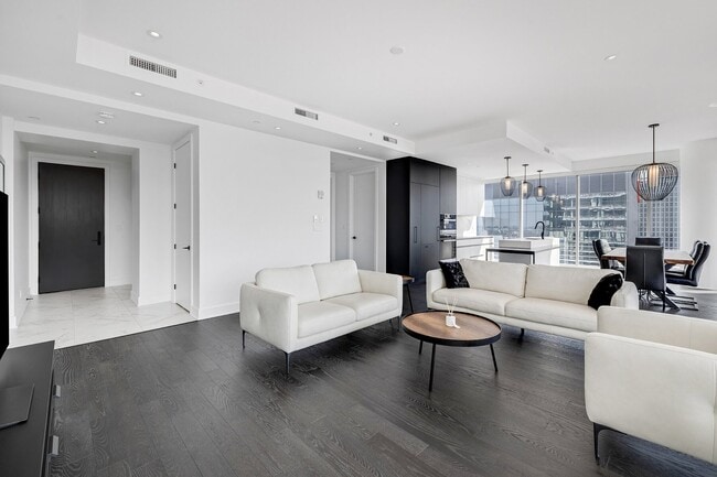 Building Photo - 720 Rue Saint-Jacques