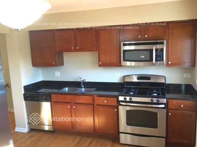 Building Photo - 1430 S Chestnut Dr