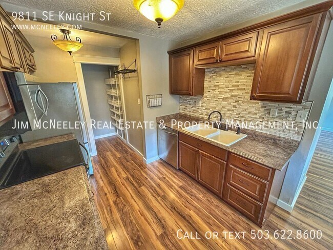 Foto del edificio - 9811 SE Knight St