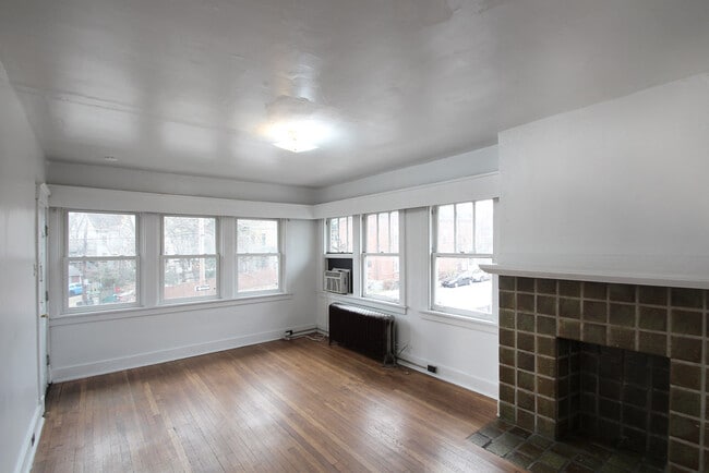 Building Photo - 311 Franklin Ave