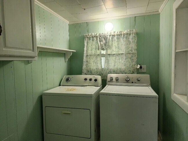 Building Photo - 175 9th St