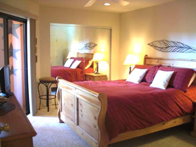 Building Photo - 12222 N Paradise Village Pky W
