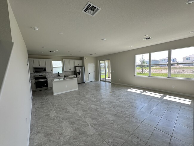 Building Photo - 12259 SW Myrtle Oak Dr
