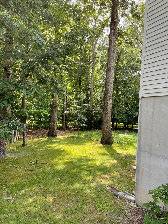 Building Photo - 32 Baileys Ct