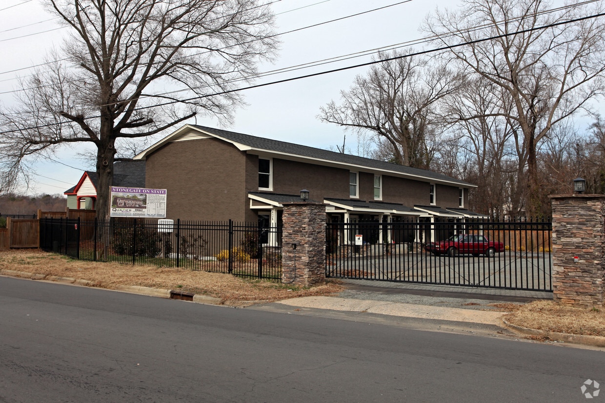Primary Photo - 426 State St