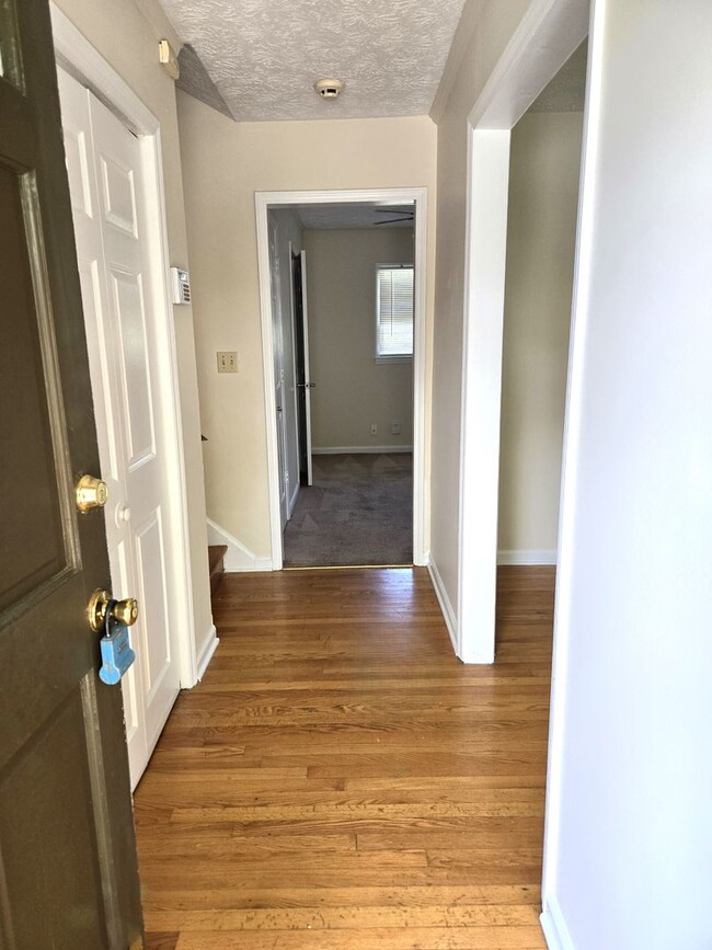Building Photo - House in Gainesway With Huge Yard      240819