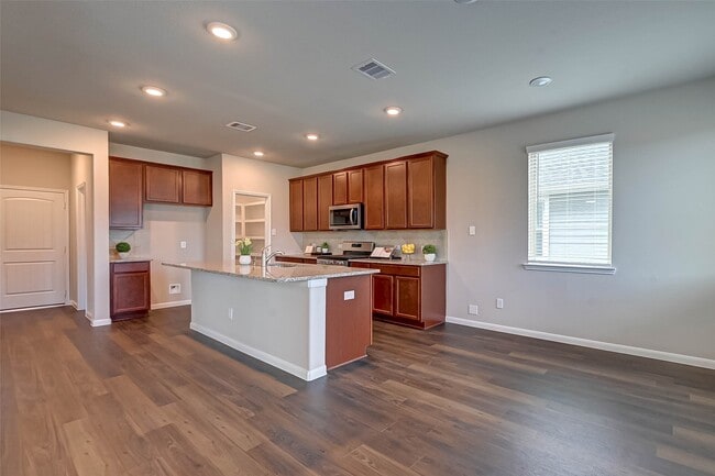 Building Photo - 21450 Holly Heights Rd