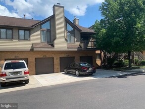 Building Photo - 1605 Augusta Cir