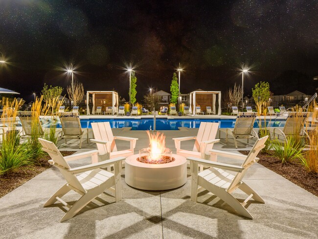 Poolside Fire Pit with Cozy Seating - Bexley Parkstone