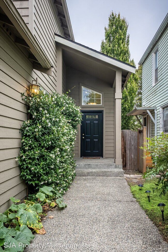 Building Photo - 3 br, 2.5 bath House - 926 20th Ave