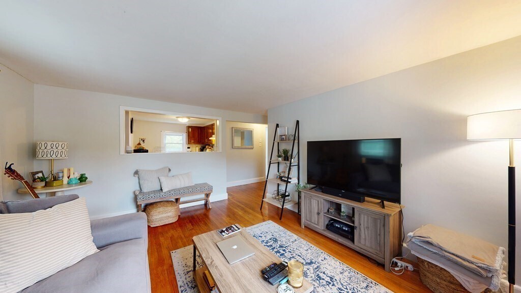 Primary Photo - 709 Boylston St
