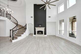 Building Photo - 2614 Orleans Way