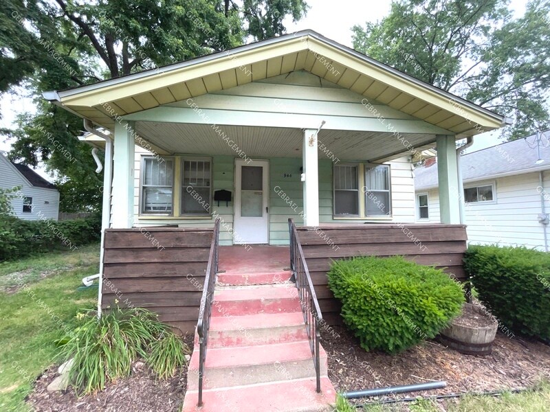 Primary Photo - 944 Clinton St