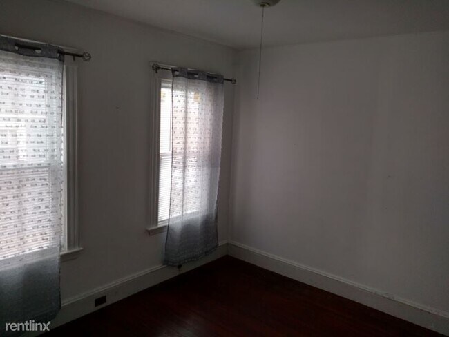 Building Photo - 2 br, 1 bath Condo - 123 Fresh Pond Pkwy