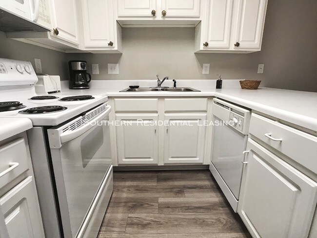 Foto del edificio - 13351 Johnson Beach Rd