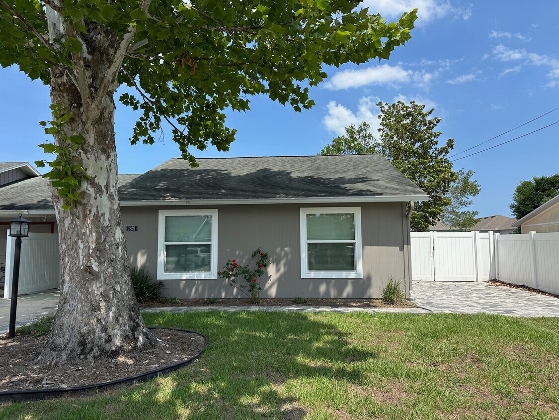 Foto principal - 2821 Nordman Ave