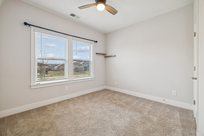 Building Photo - 428 Triple Crown Cir