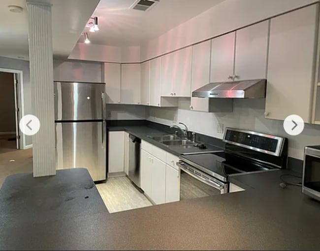 Building Photo - Spacious Adams Morgan Gem with Gas Fire Place
