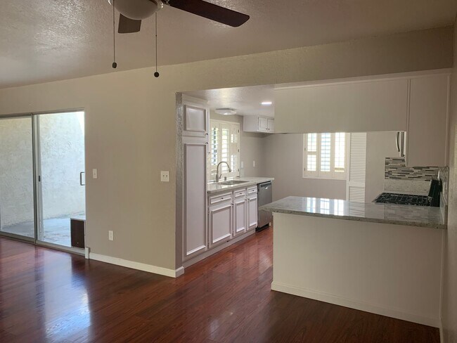 Foto del edificio - 3 Bed 2 Bath Riverside Home