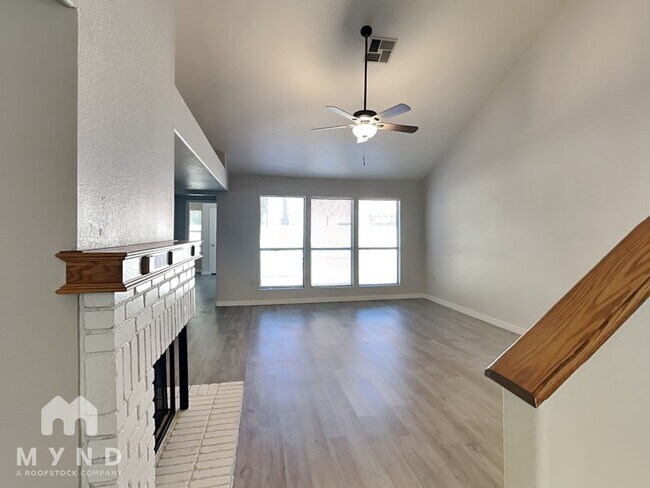 Foto del edificio - 634 N Quartz St