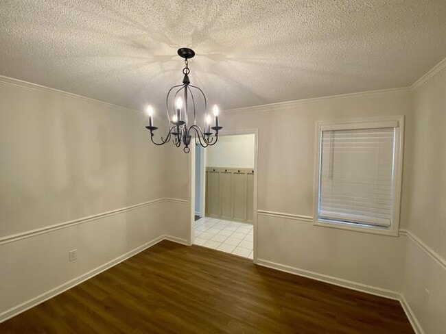 Foto del edificio - 108 Wildweed Ct