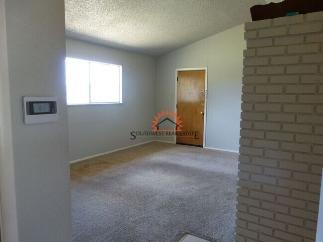 Foto del edificio - charming 3 bedroom 1 bath home.