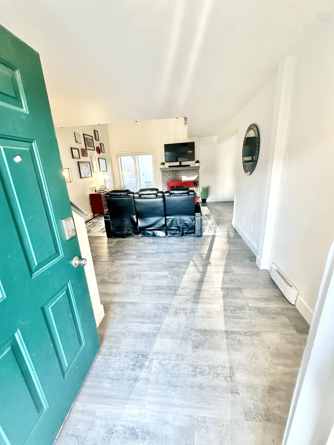 Foto del edificio - 1738 Brookhaven Cir W