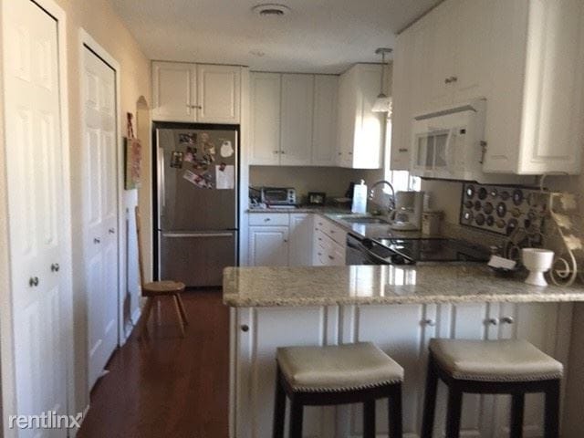 Primary Photo - 2 br, 1 bath Condo - 6130 Carroll Lake Rd